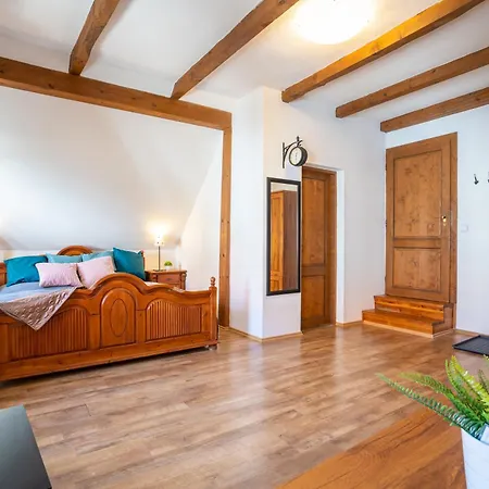 Marie Konukevi Český Krumlov